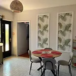 Zora Apartment