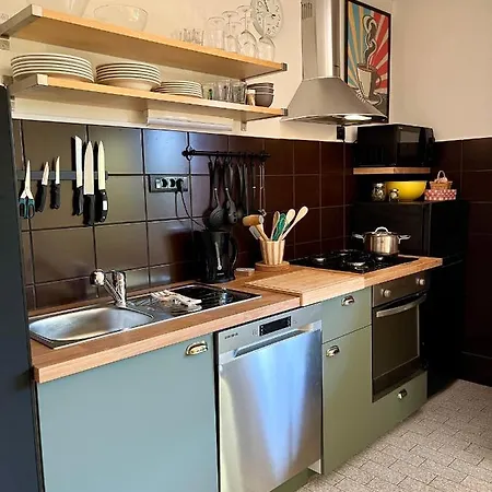 Zora Apartment Cres