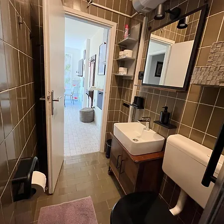Zora Apartment *