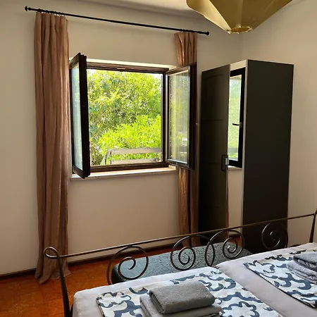 Zora Apartment Cres