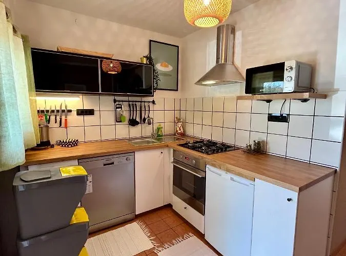 Zora Apartment