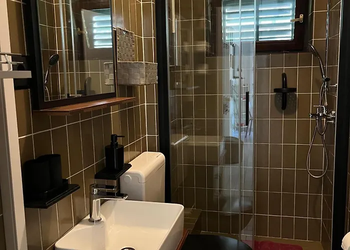 Zora Apartment